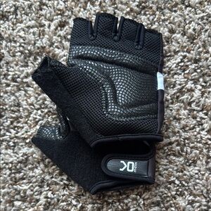 Black Workout Gloves